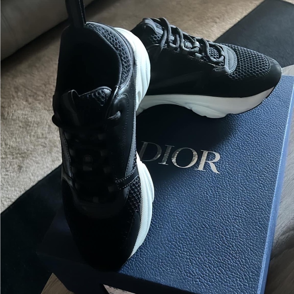 Black /white Dior runners size 40.5 (7.5) men
